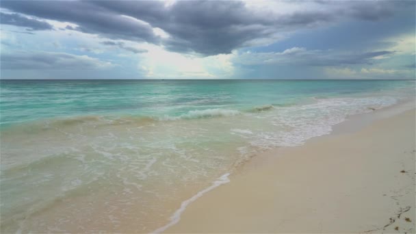 Hermosa playa del océano en República Dominicana — Vídeos de Stock