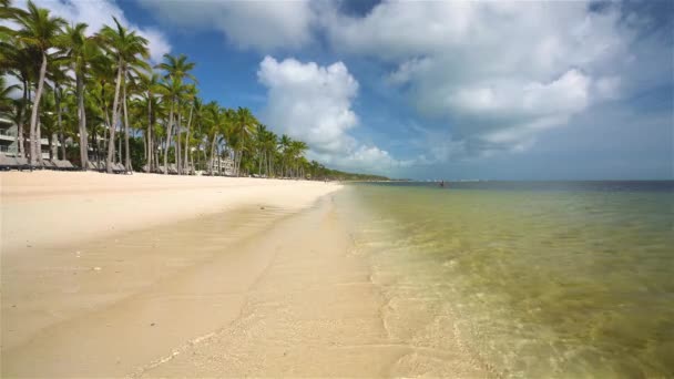 Hermosa playa del océano en República Dominicana — Vídeos de Stock