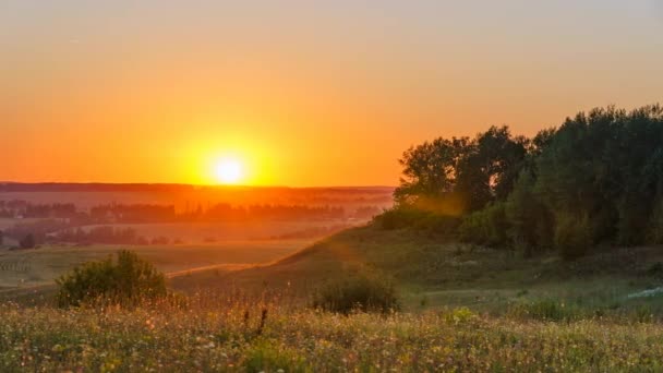 Naplemente a vidéken - 4 k idő telik el — Stock videók