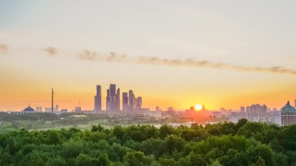 Soluppgång över Moskva — Stockvideo
