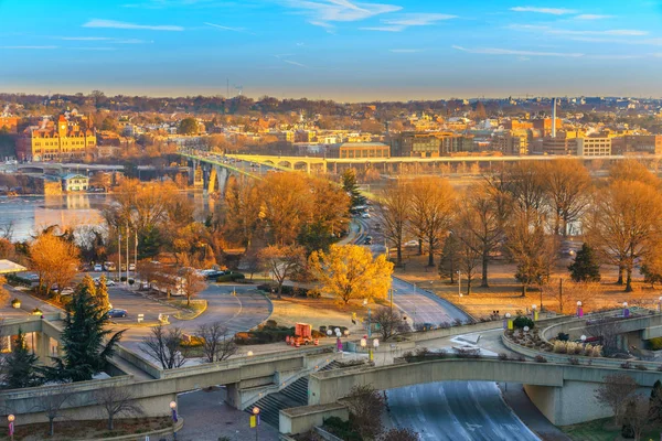 Pohled na Key bridge ve Washingtonu DC v zimním ránu — Stock fotografie