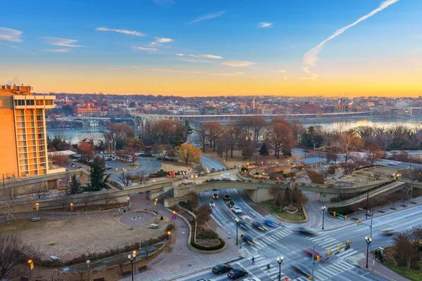 Visa på Key bridge och potomac river i Washington Dc på vintermorgon — Stockfoto