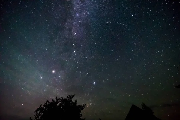 Cielo notturno e via lattea — Foto Stock