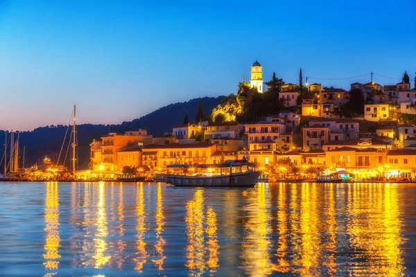 Isola greca di Poros di notte — Foto Stock