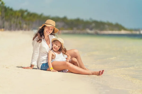 Young mother and little daughter enjoying the beach in Dominican Republic — 스톡 사진