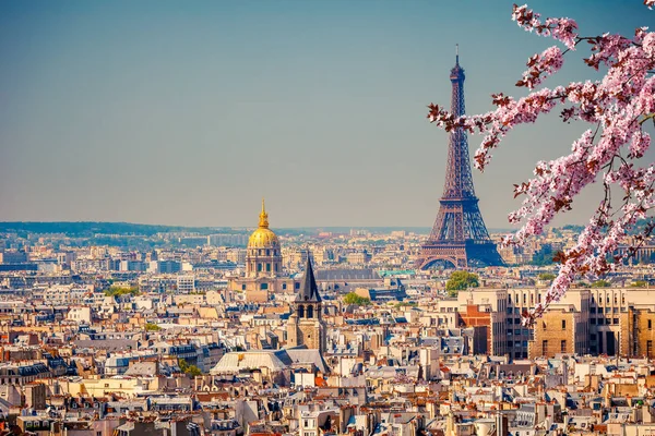 Eiffel-torony, a tavaszi — Stock Fotó