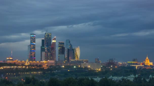 Tid förfaller dag till natt övergång över Moskva — Stockvideo
