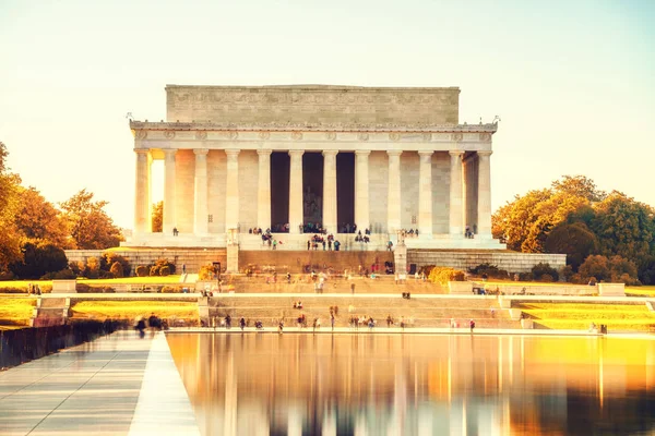 Sonbaharda Washington Dc Lincoln anıtı — Stok fotoğraf
