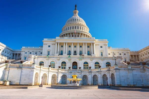 US Capitol at sunny day — Stock Photo, Image
