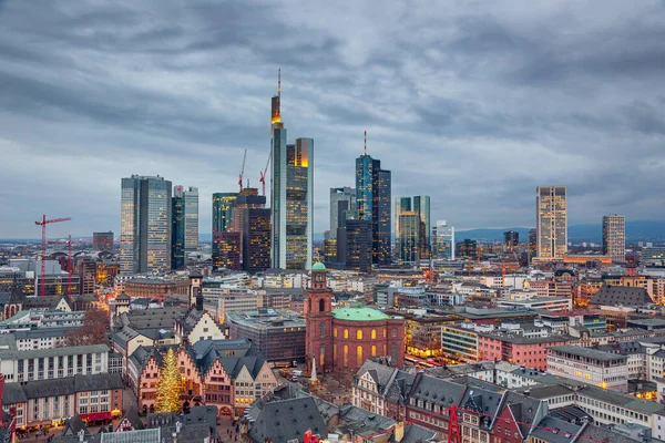Vista sobre Frankfurt ao entardecer — Fotografia de Stock