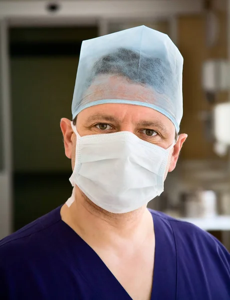 Sguardo del medico maturo — Foto Stock