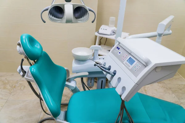 Ausstattung in moderner Zahnarztpraxis — Stockfoto