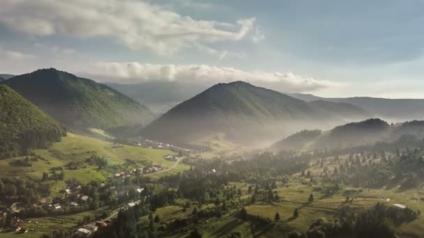 朝上空にいる緑の田園風景 空中の時間経過 — ストック動画