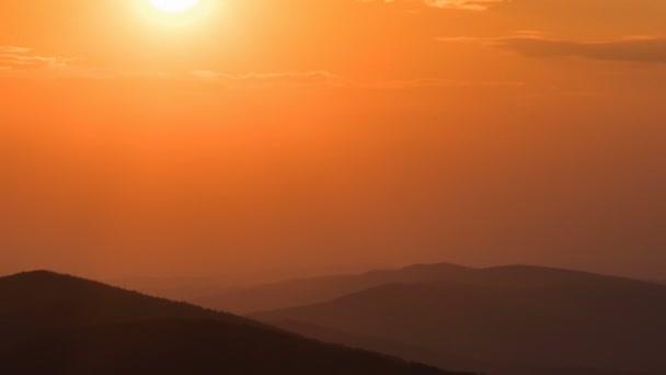 Tramonto veloce sul lasso di tempo paesaggio. Bei colori della sera — Video Stock