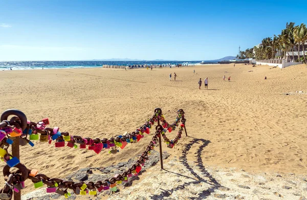 Puerto Del Carmen Hiszpania Grudnia 2016 Miłość Blokad Plażę Ocean — Zdjęcie stockowe
