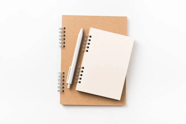 Concepto Diseño Vista Superior Dos Cuadernos Espiral Kraft Página Blanco —  Fotos de Stock
