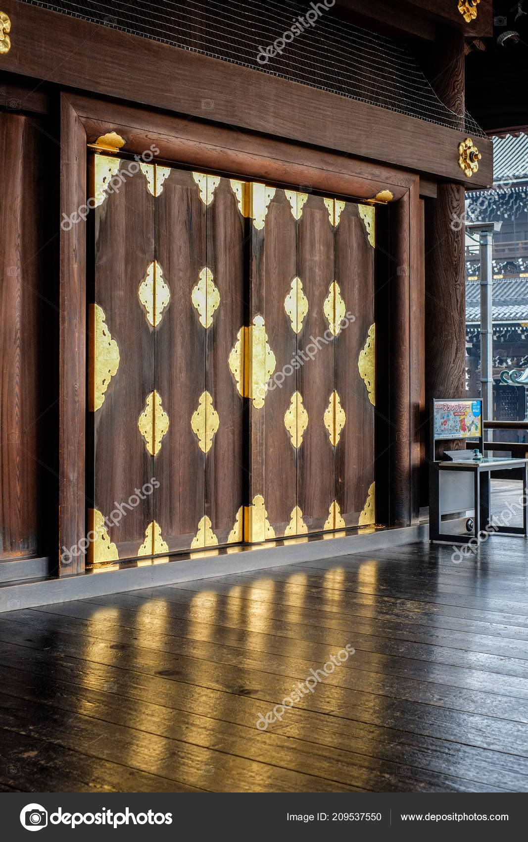 Famous Heritage Traditional Temple Wood Golden Door Hongan Kyoto