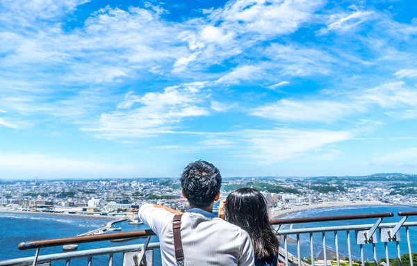 Asia Travel Concept Young Couple Looking View Enoshima Island Urban — Stock Photo, Image