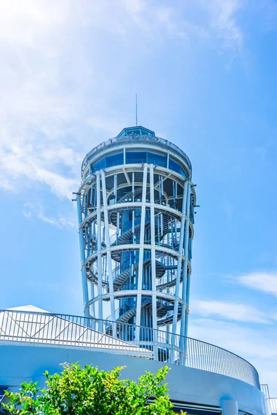 亚洲旅游理念 Enoshima 灯塔下的戏剧性蓝天下 — 图库照片