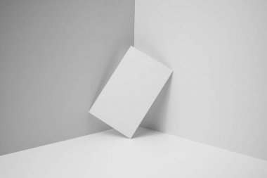 Mockup için beyaz arka planda boş kartvizit.