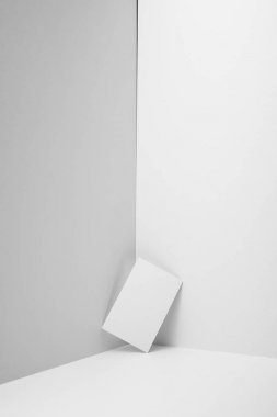 Mockup için beyaz arka planda boş kartvizit.