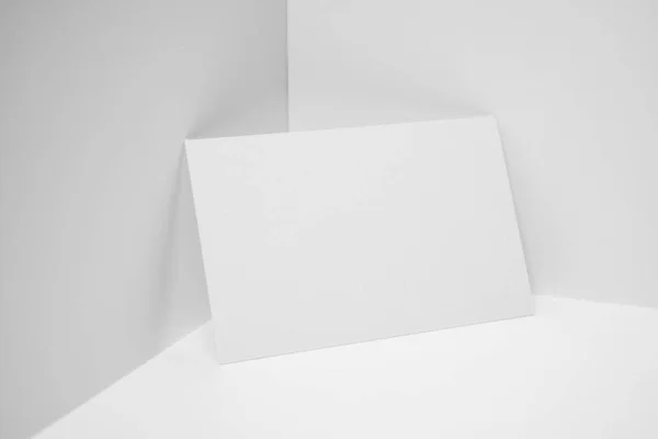 Cartão Visita Branco Fundo Branco Para Mockup — Fotografia de Stock