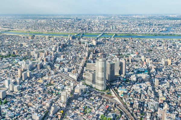 東京の朝の日差しのパノラマ都市スカイライン航空写真 — ストック写真
