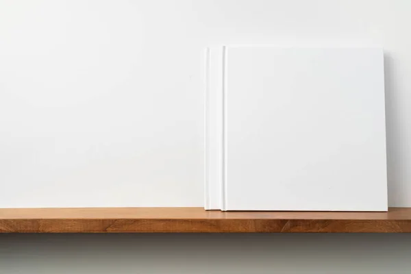 Szögletes Fehér Notebook Könyvespolc Mockup — Stock Fotó