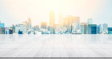 İş konsepti-Tokyo, Japonya 'nın panoramik modern Cityscape binaları ile boş mermer zemin üst.