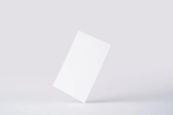 Белая Визитка Белом Фоне Макета — стоковое фото