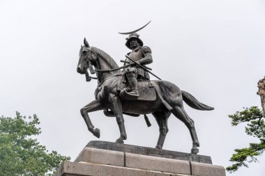 Sendai kalesindeki Tarih Masamune Heykeli, Sendai, Miyagi ili, Japonya.
