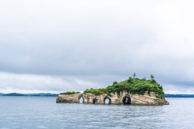 Asya seyahat konsepti - Panoramik deniz ve mavi gökyüzü ve Miyagi, Japonya Matsushima ada görünümü.