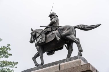 Sendai kalesindeki Tarih Masamune Heykeli, Sendai, Miyagi ili, Japonya.