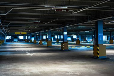yeraltı boş otopark garajı