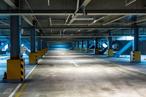 yeraltı boş otopark garajı
