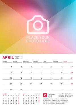 Duvar takvimi için Nisan 2019. Vektör tasarım yer için fotoğraf yazdırma şablonu. Hafta Pazartesi günü başlar