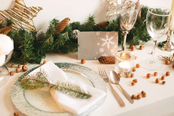 Tischdekoration Für Weihnachten Und Neujahr Warmen Farben Festliches Dinner Kopierraum — Stockfoto