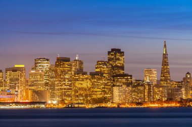 Treasure Island, California, günbatımı, ABD gün batımından, San Francisco şehir manzarası.