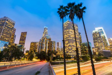 Los Angeles şehir merkezinde günbatımı, La California, ABD