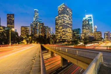 Los Angeles şehir merkezinde günbatımı, La California, ABD