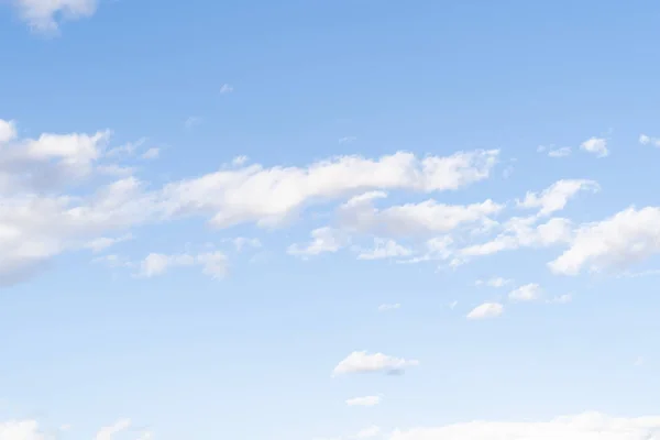 在美国犹他州的纪念碑谷纳瓦霍部落公园的蓝天 — 图库照片