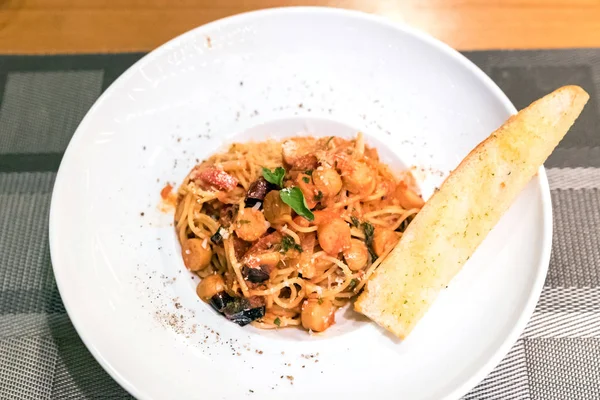 Salchichas Espagueti Con Pan Crujiente — Foto de Stock