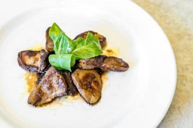 Izgara, kızartma kaz ciğeri gurme Fransız mutfağı.