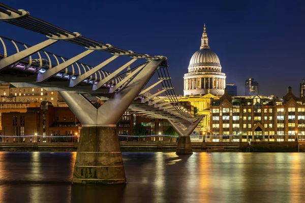 Сен Поль Собор Мосту Міленіум Захід Сонця Сутінки Лондоні Великобританія — стокове фото