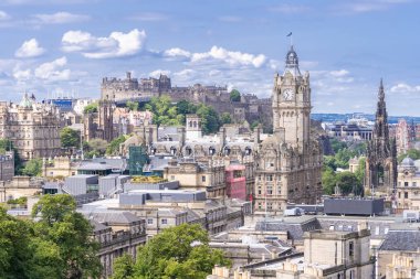 Calton Hill, Edinburgh, İskoçya 'dan Cityscape ile Edinburgh Şatosu