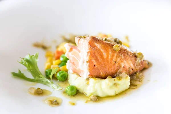 Salmon Grilled Mashed Potatoes Vegetables — Stock Photo, Image