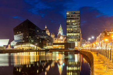 Liverpool iskele baş ve alber bina manzarası gün batımı gün batımında, dock Liverpool İngiltere İngiltere.
