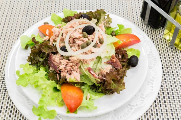 Tuna Salad Fresh Vegetables Mediterranean Cuisine — Stock Photo, Image