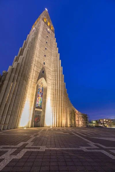 Tanımlıkhallgrimskirkja Katedrali Reykjavik Zlanda Günbatımı Alacakaranlıkta — Stok fotoğraf