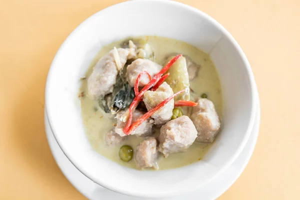 Рыбный Шар Green Curry Thai Food — стоковое фото
